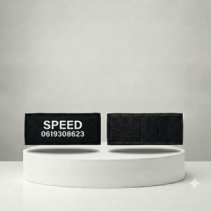 Deux étiquettes noires personnalisables avec scratch Velcro pour harnais de chien