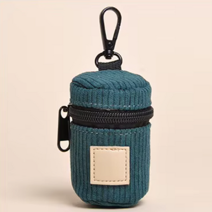 Housse distributeur de sacs à crottes pour chien en velours côtelé bleu avec fermeture éclair et mousqueton, compact et pratique pour les balades