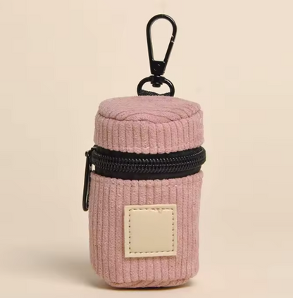 Housse distributeur de sacs à crottes pour chien en velours côtelé rose avec fermeture éclair et mousqueton, compact et pratique pour les balades